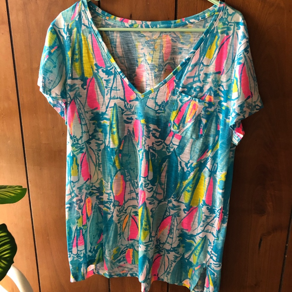 Lilly Pulitzer V-neck shirt in You gotta Regatta